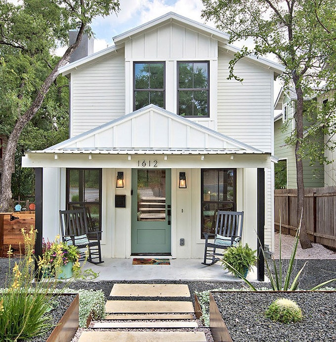 Benjamin Moore's Snowfall White