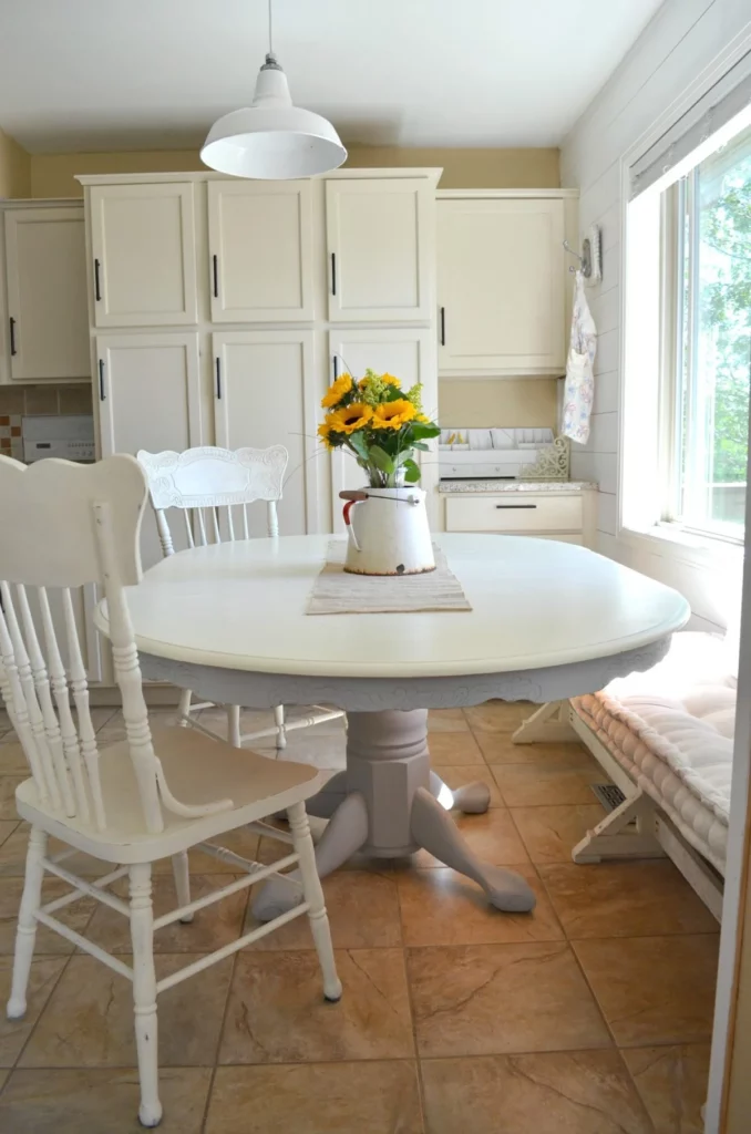 Chalk Paints On Dining Tables