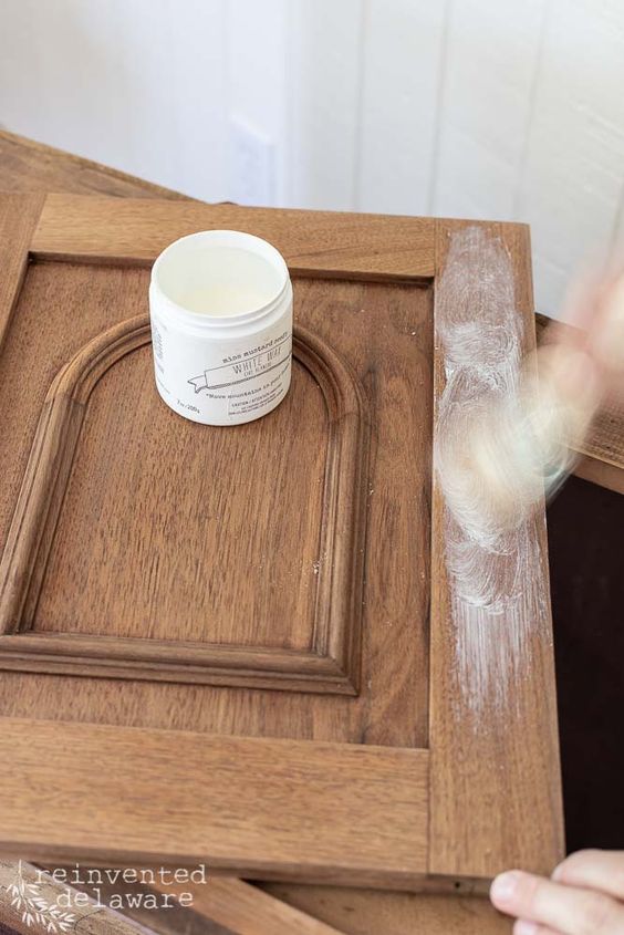 Techniques to Apply the Stain Evenly on The Oak Cabinets